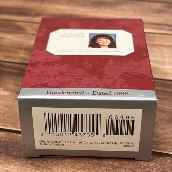 1998 HALLMARK KEEPSAKE ORNAMENT QX6496 WATCHFUL SHEPHERD WITH LAMB - Picture 4 of 11